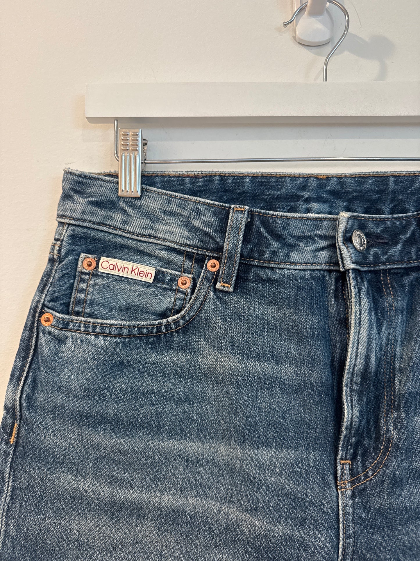 Calvin Klein Signature 90s Straight Jeans, Size 27