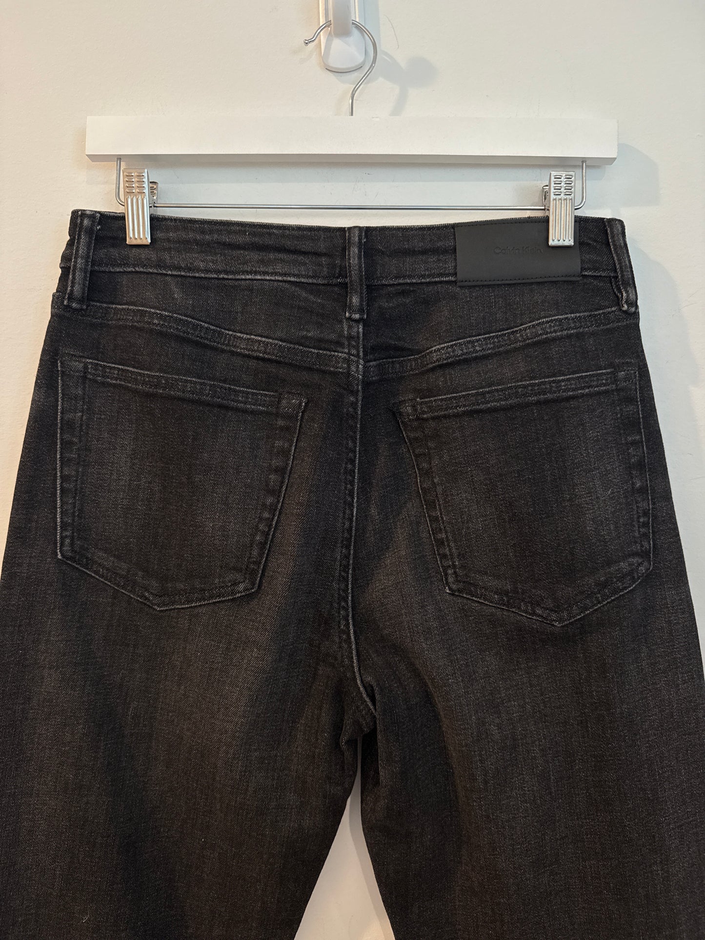 Calvin Klein Modern Loose Black Denim, Size 27