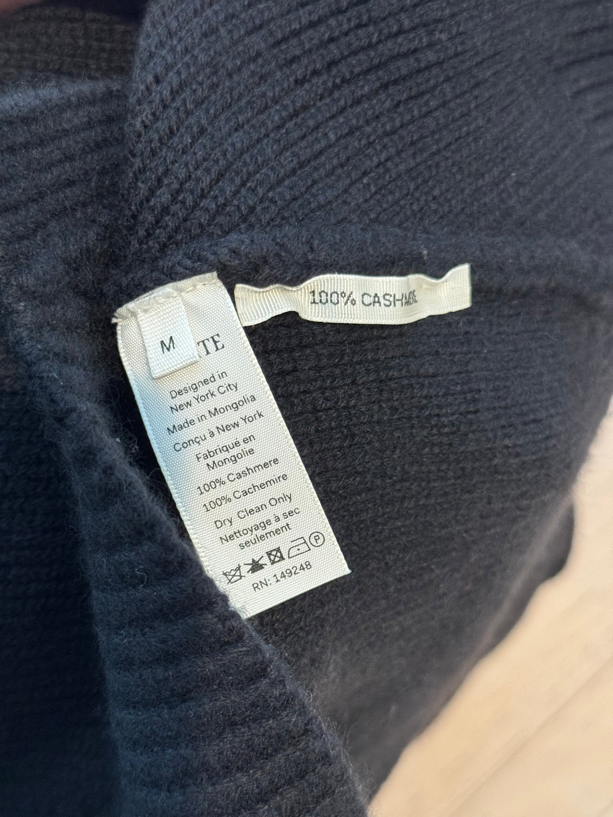 KHAITE 100% Heavy Cashmere Scarlet Cardigan in Black Size Medium