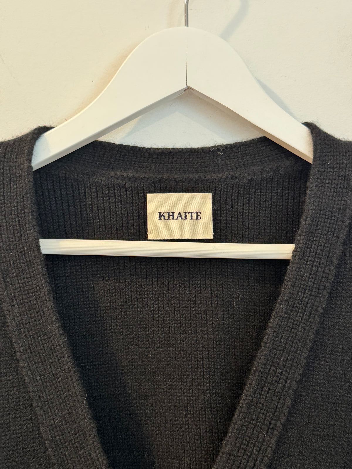 KHAITE 100% Heavy Cashmere Scarlet Cardigan in Black Size Medium