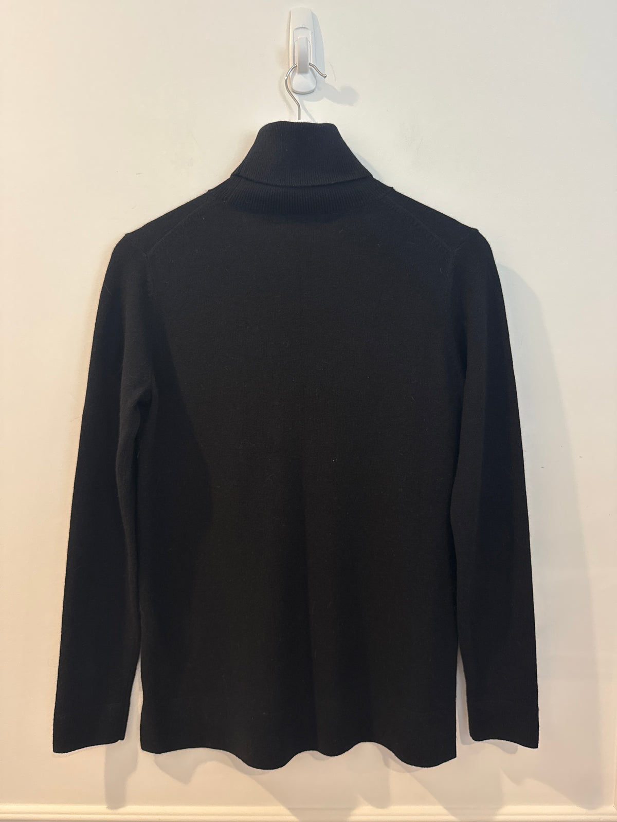 Neiman Marcus Cashmere Turtleneck, Black, Size Small