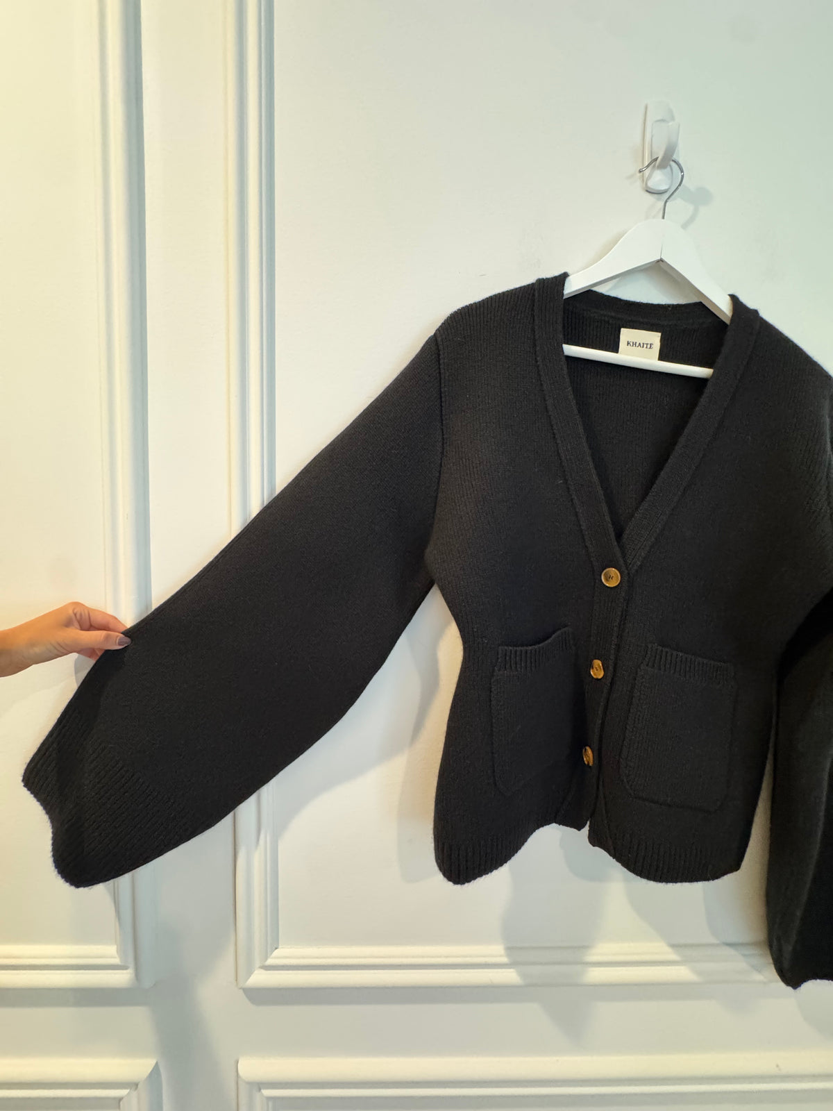 KHAITE 100% Heavy Cashmere Scarlet Cardigan in Black Size Medium