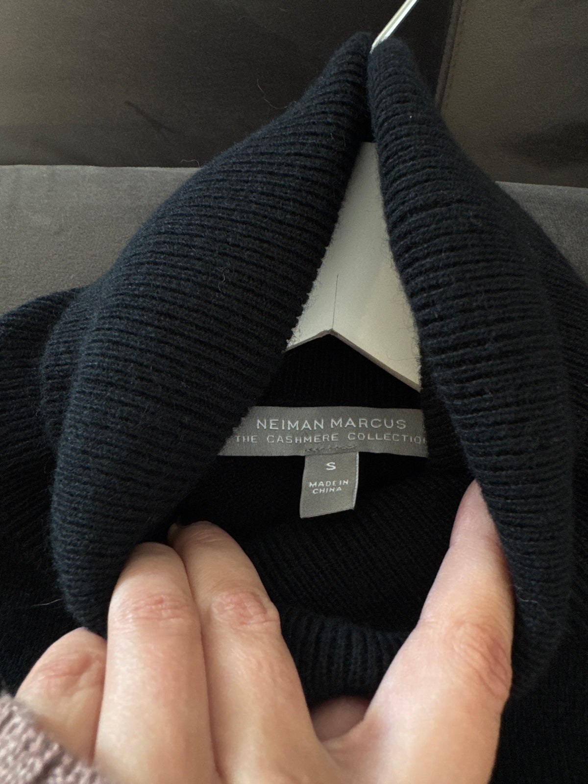 Neiman Marcus Cashmere Turtleneck, Black, Size Small