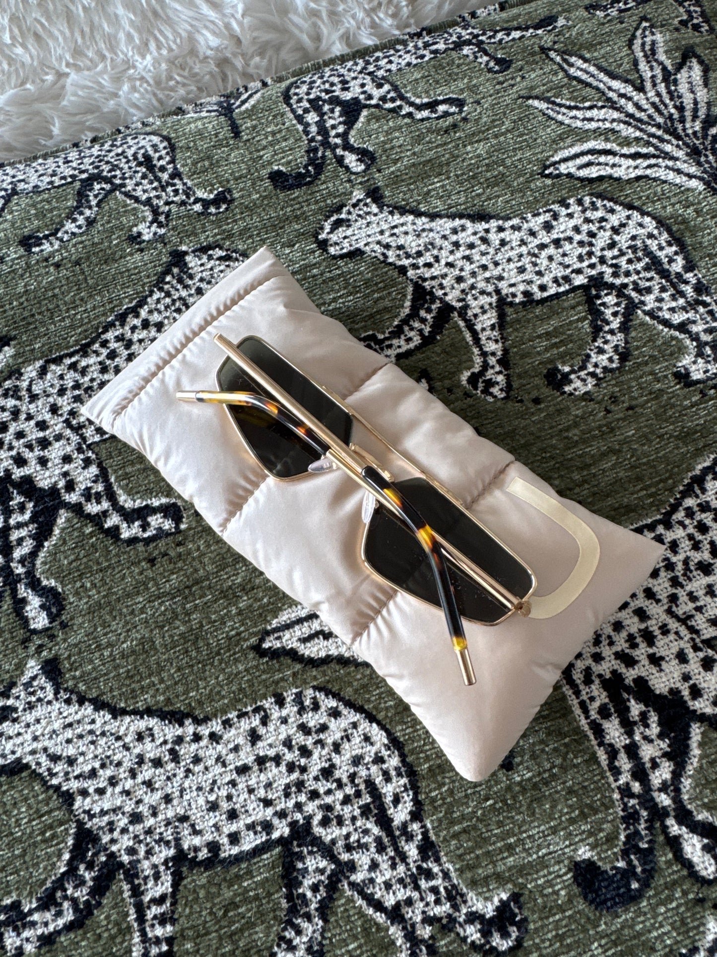Jenny Bird “The Pilot” Sunglasses in Gold