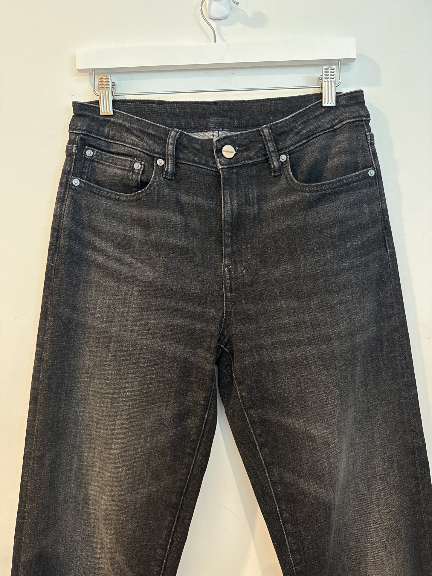 Calvin Klein Modern Loose Black Denim, Size 27