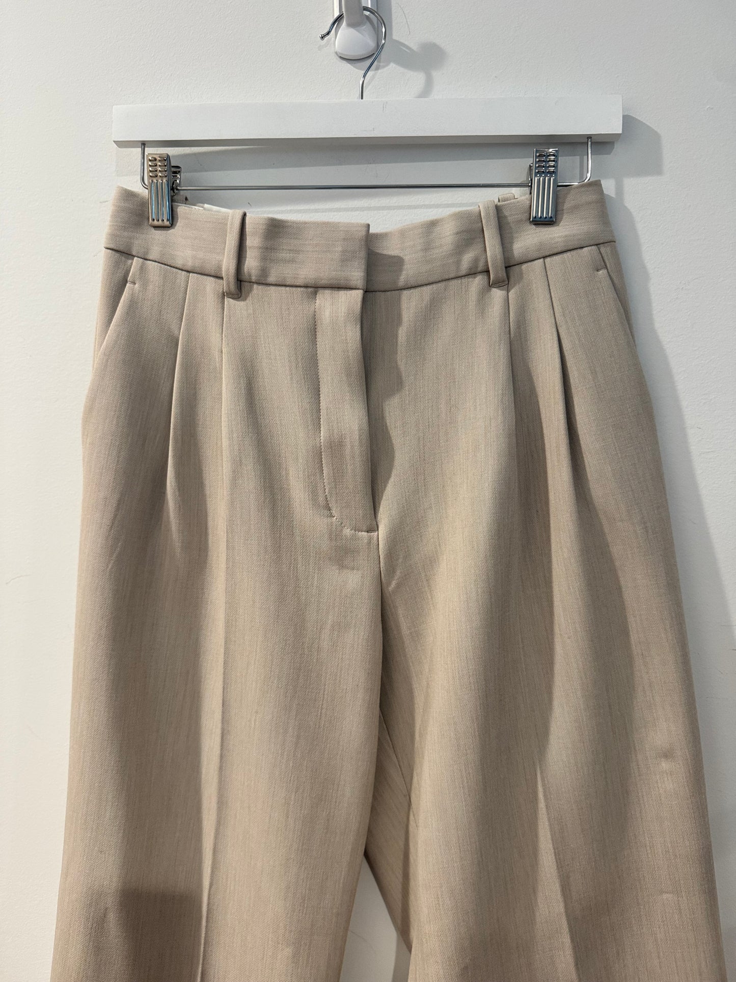 Aritzia “The Effortless Pant” Size 6