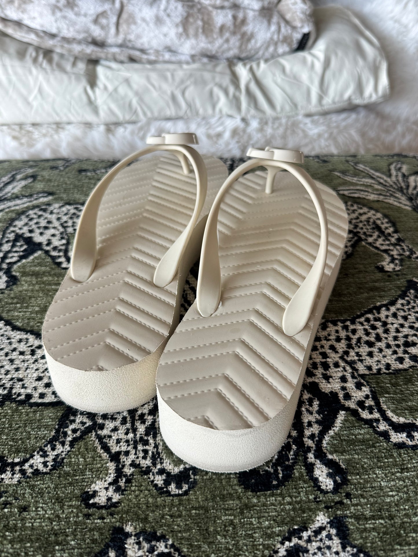 Gucci Pascar Platform Flip Flops, Size US8