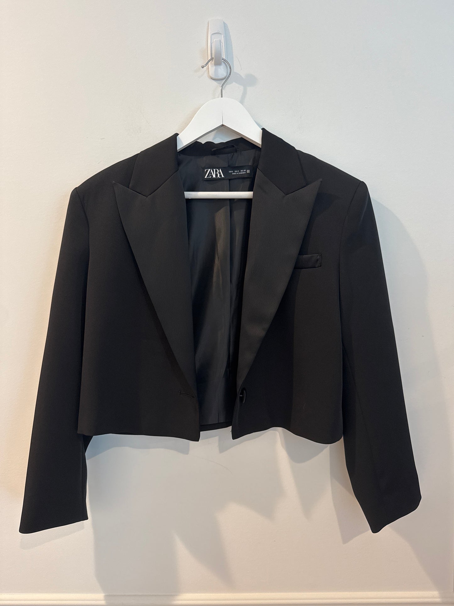 Zara Cropped Black Blazer, Size Small