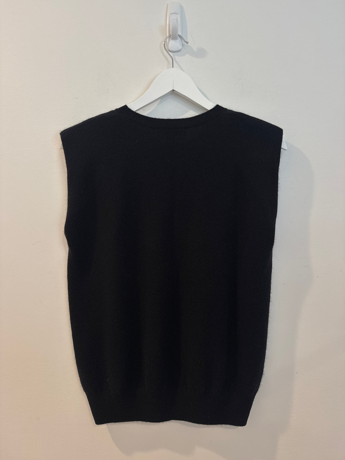 Banana Republic Franca Cashmere Padded-Shoulder Sweater Vest, Black, XS