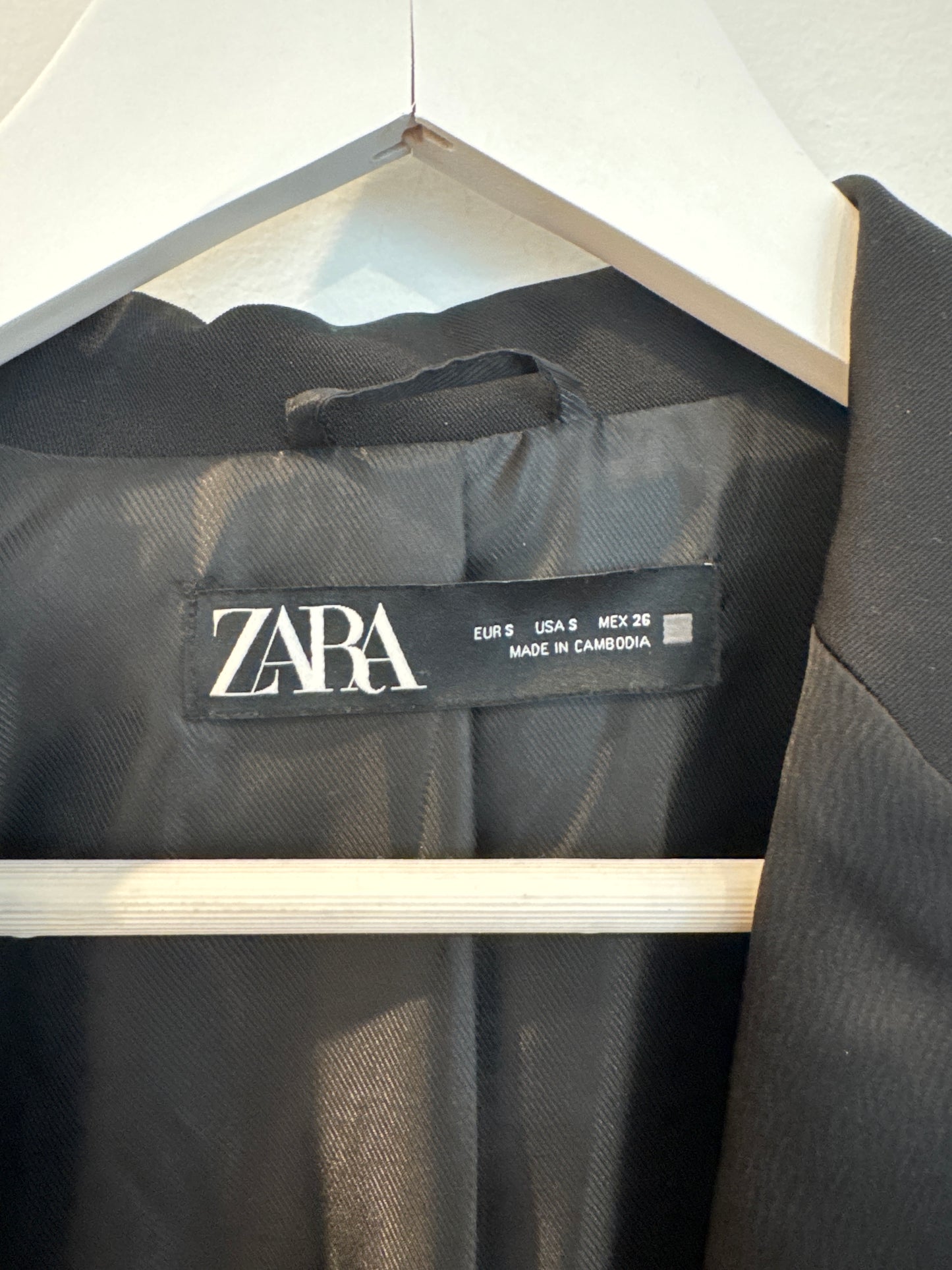 Zara Cropped Black Blazer, Size Small