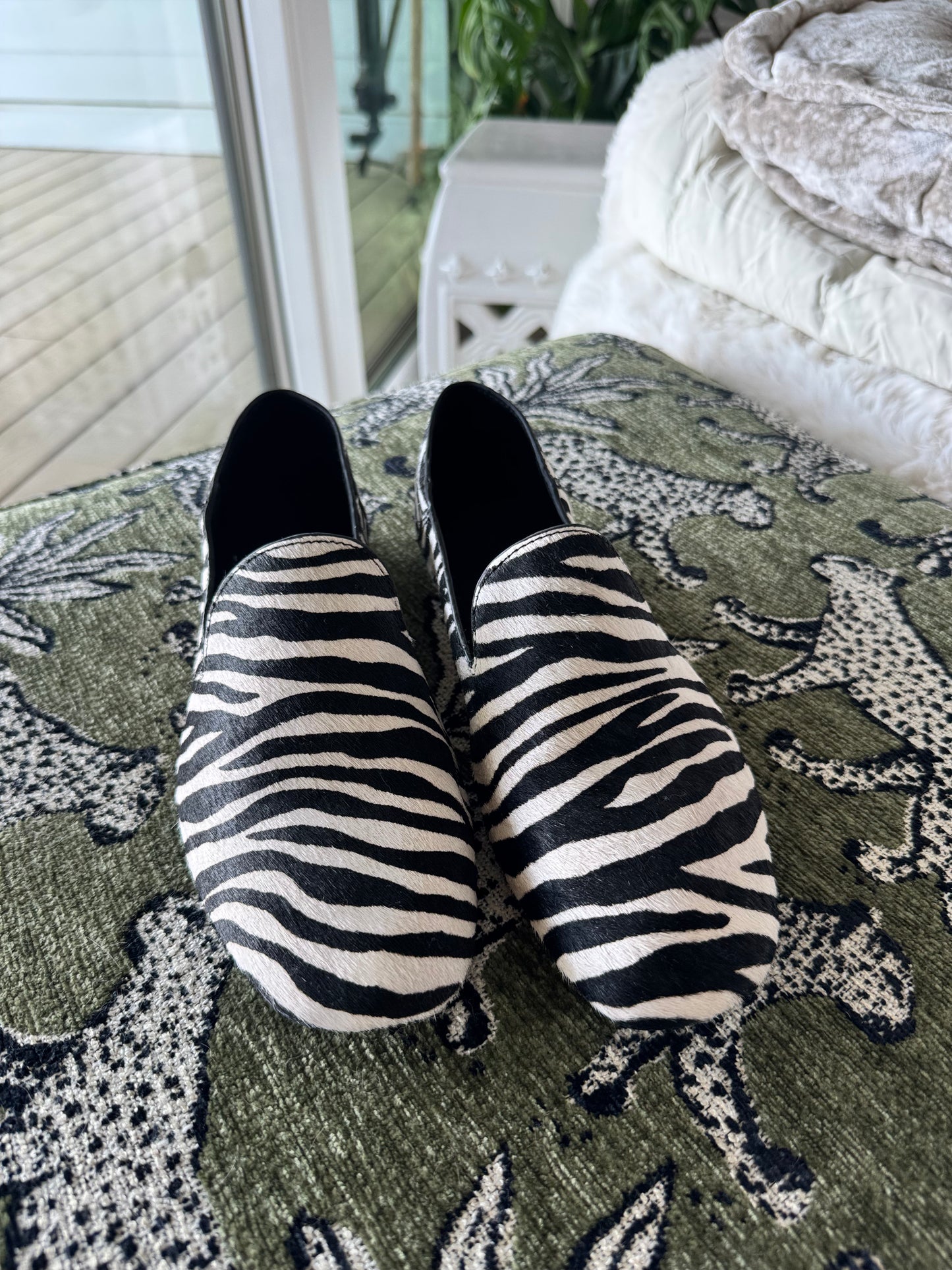 Zara Zebra Cowhide Flats, BEST Fits Size Women’s US8