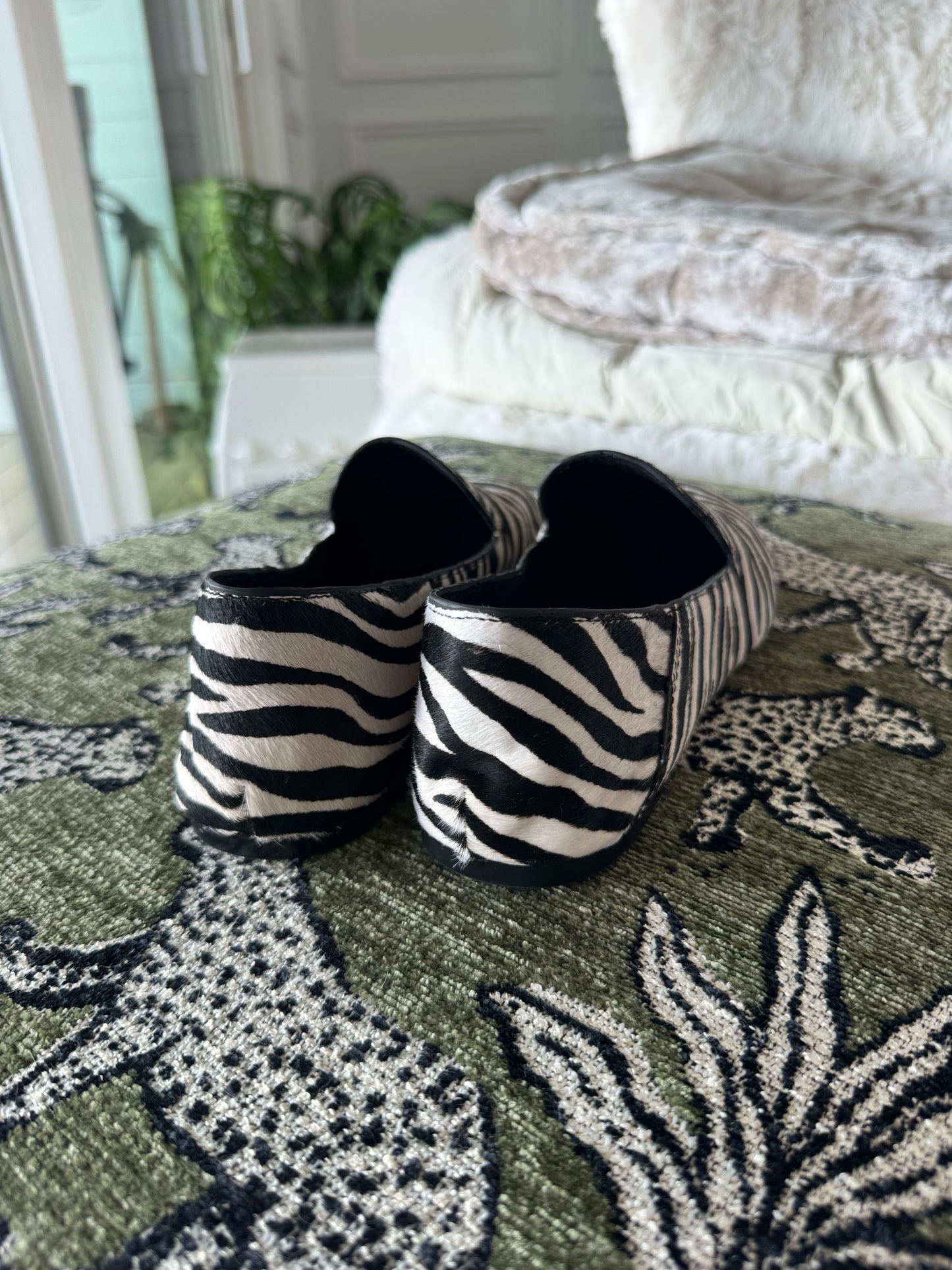 Zara Zebra Cowhide Flats, BEST Fits Size Women’s US8