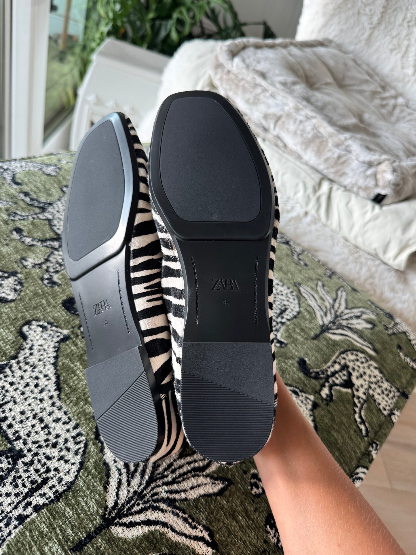 Zara Zebra Cowhide Flats, BEST Fits Size Women’s US8