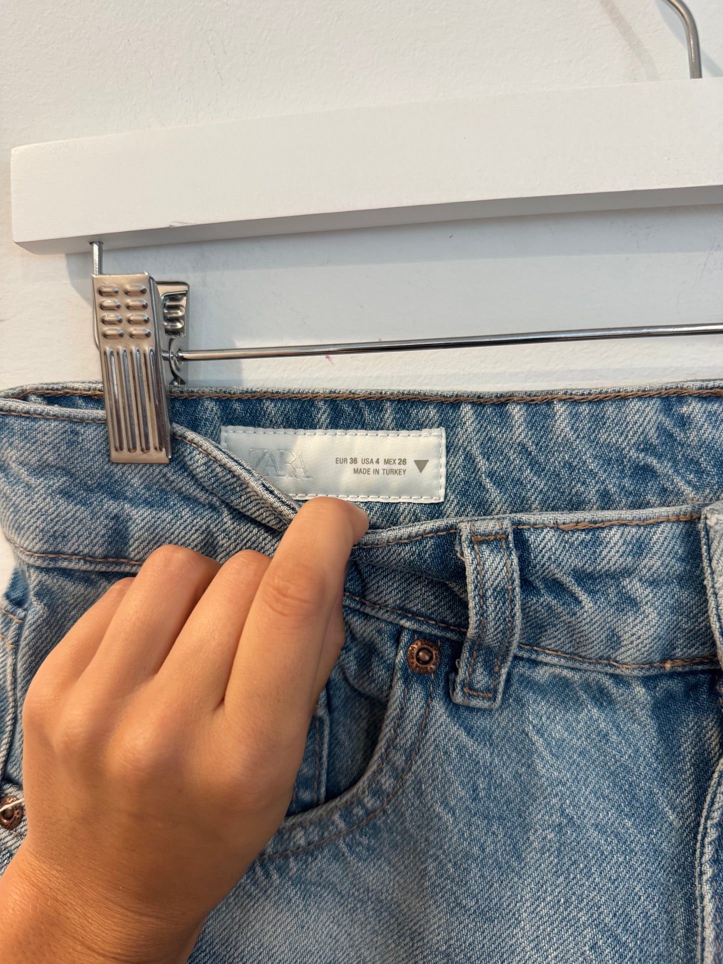 Zara Light-to-Medium Wash Blue Jeans, Size 4