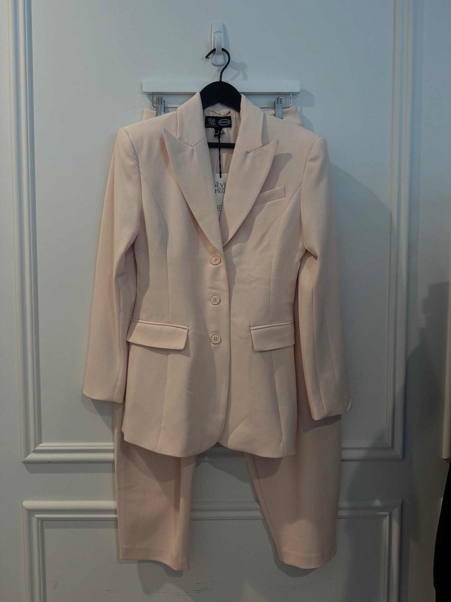 Scoop x The Devil Wears Prada Pink Pant Suit, Blazer size Small Pants size 4