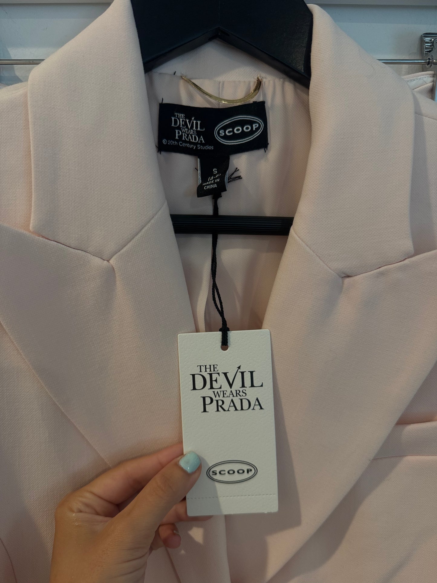 Scoop x The Devil Wears Prada Pink Pant Suit, Blazer size Small Pants size 4